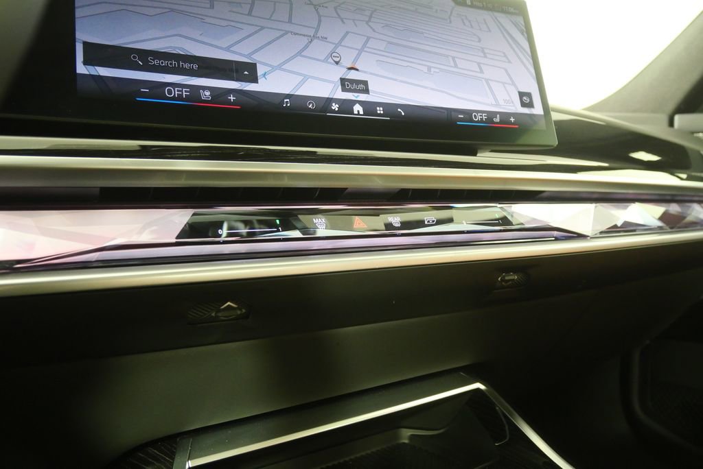 Certified 2025 BMW 740i image 27