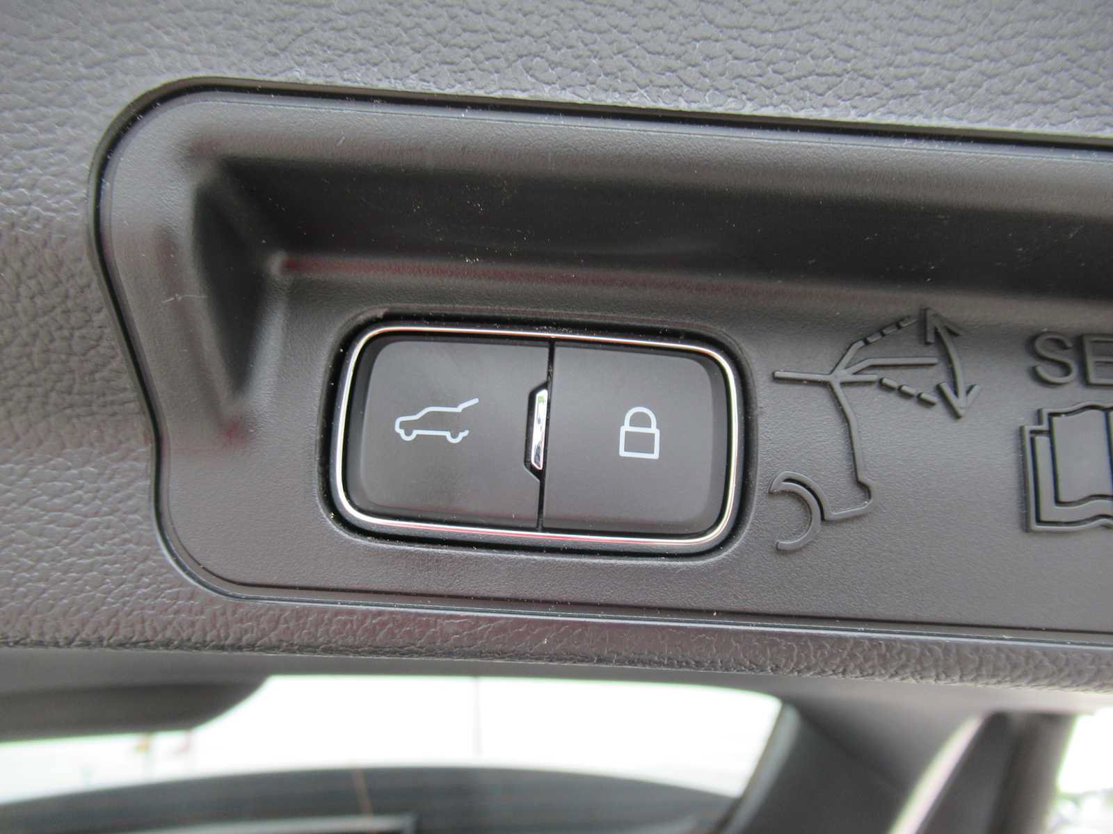 Used 2024 Ford Explorer XLT w/ Equipment Group 202A AWD/4WD image 20