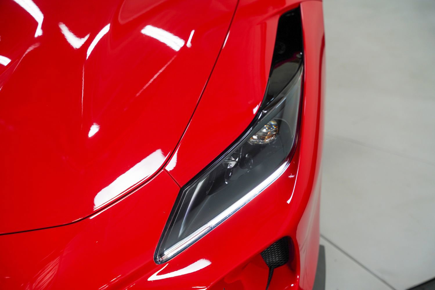 Used 2021 Ferrari F8 Tributo RWD image 15