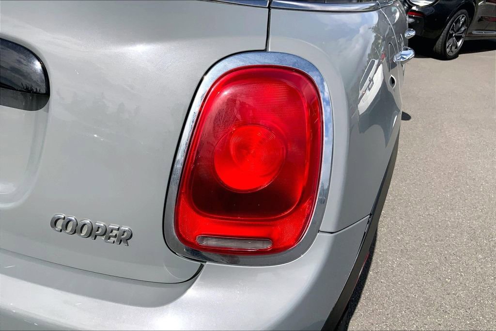 Used 2018 MINI Cooper 4-Door Hardtop image 23