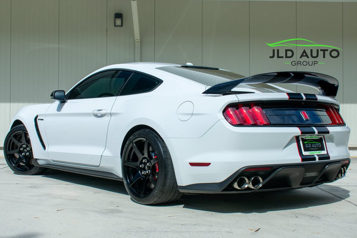 Used 2019 Ford Mustang Shelby GT350R w/ GT350R Equipment Group 920A RWD image 4