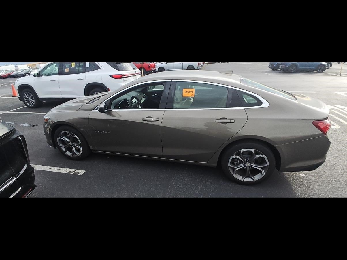 Used 2020 Chevrolet Malibu LT FWD image 12