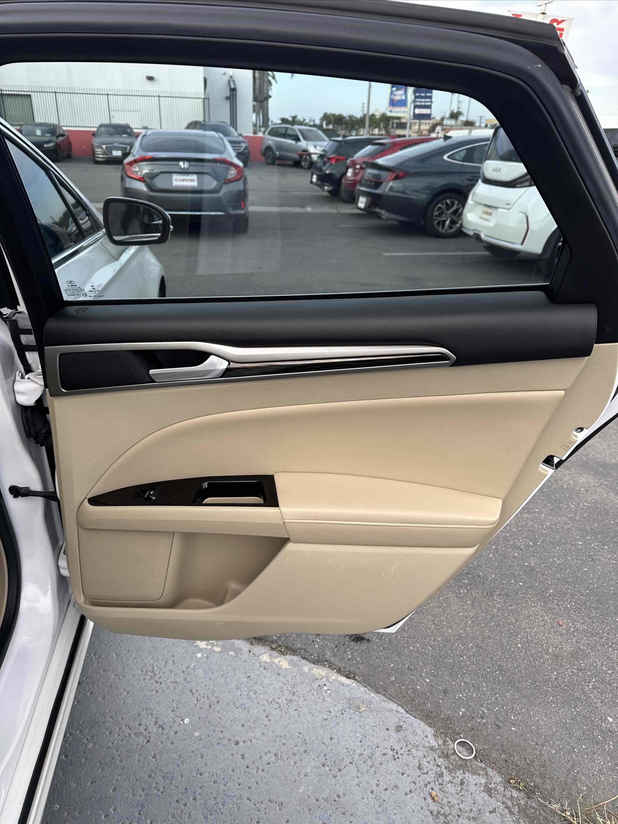 Used 2014 Ford Fusion SE w/ Equipment Group 202A image 21