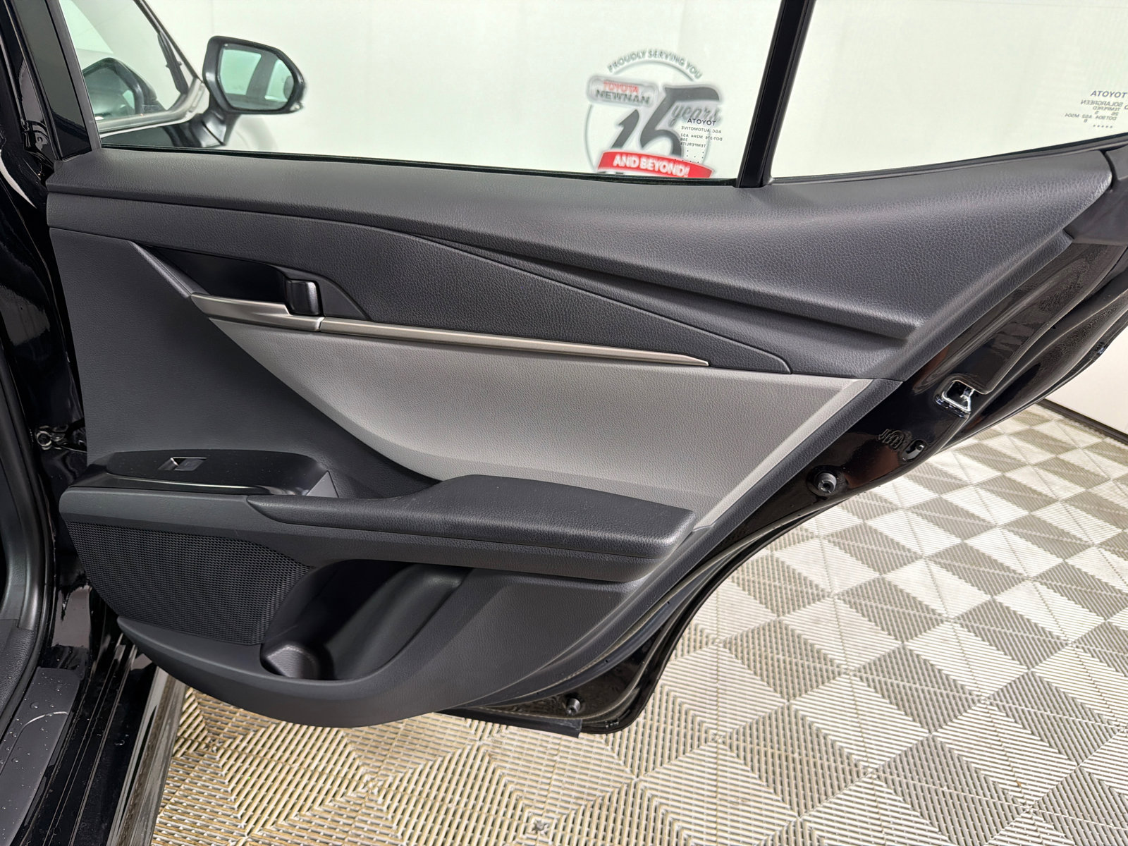 Used 2025 Toyota Camry SE FWD image 16