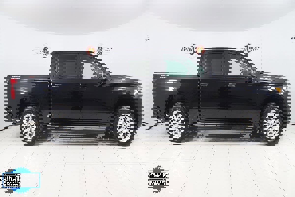 Used 2024 Chevrolet Silverado 1500 Custom image 2