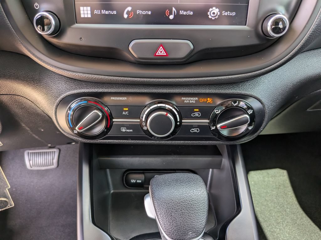 Certified 2025 Kia Soul LX w/ LX Technology Package FWD image 24
