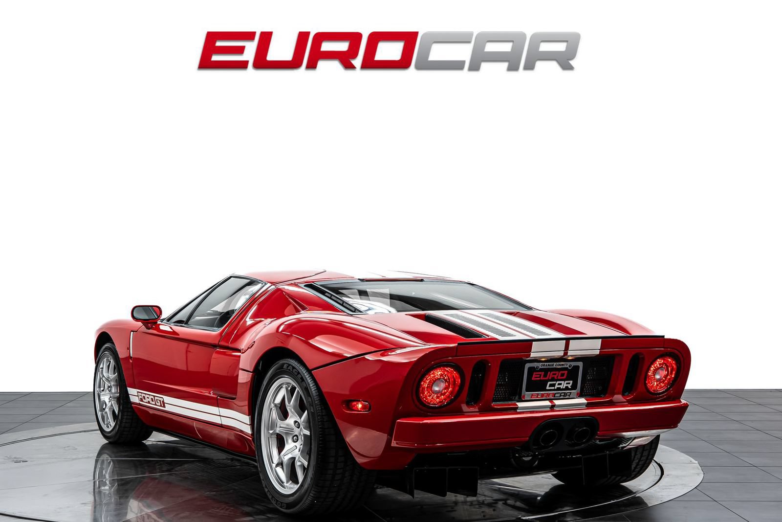 Used 2005 Ford GT RWD image 3