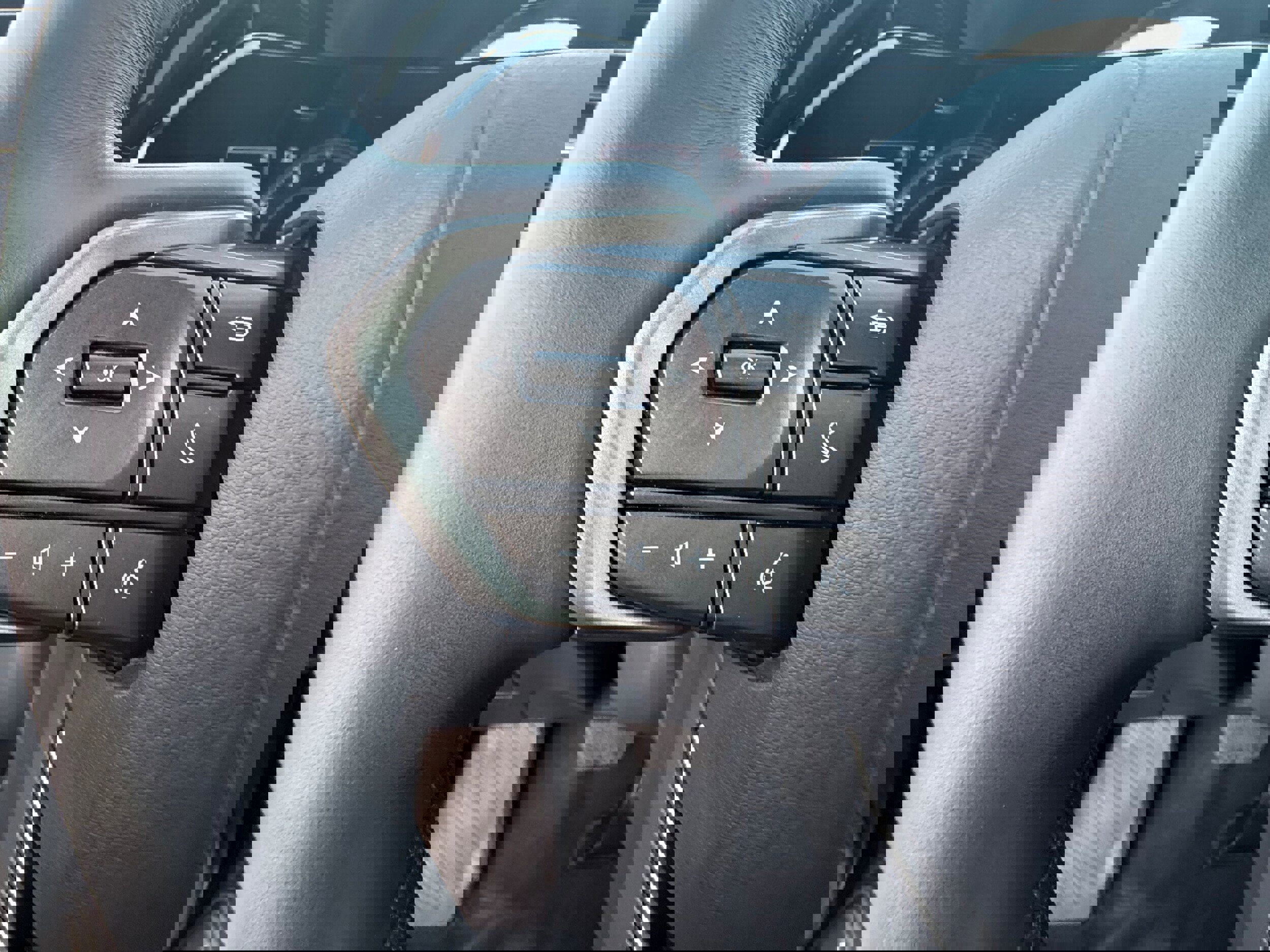 Used 2025 Lexus NX 250 FWD w/ Premium Package image 19
