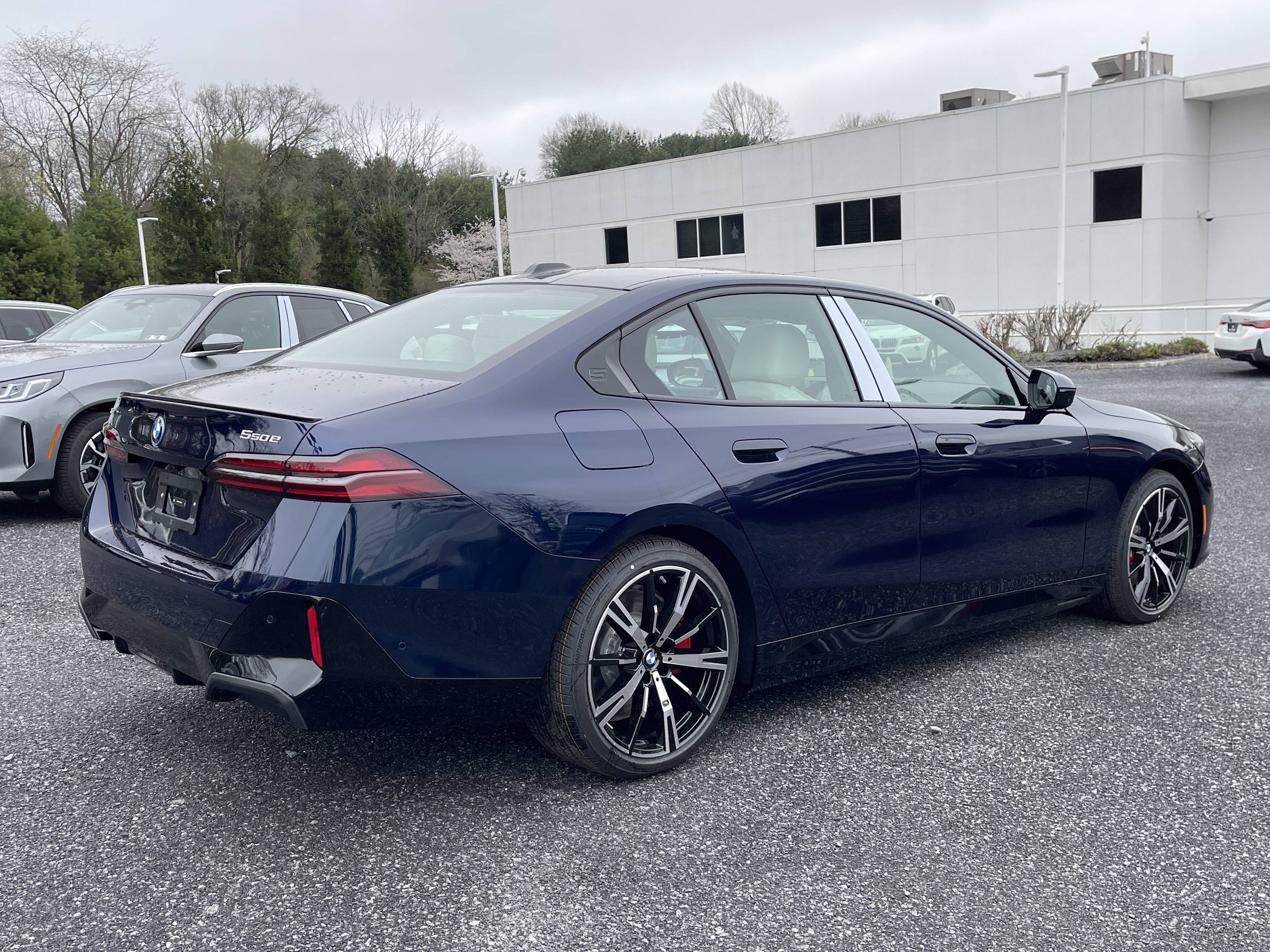 New 2026 BMW 550e xDrive AWD/4WD image 6