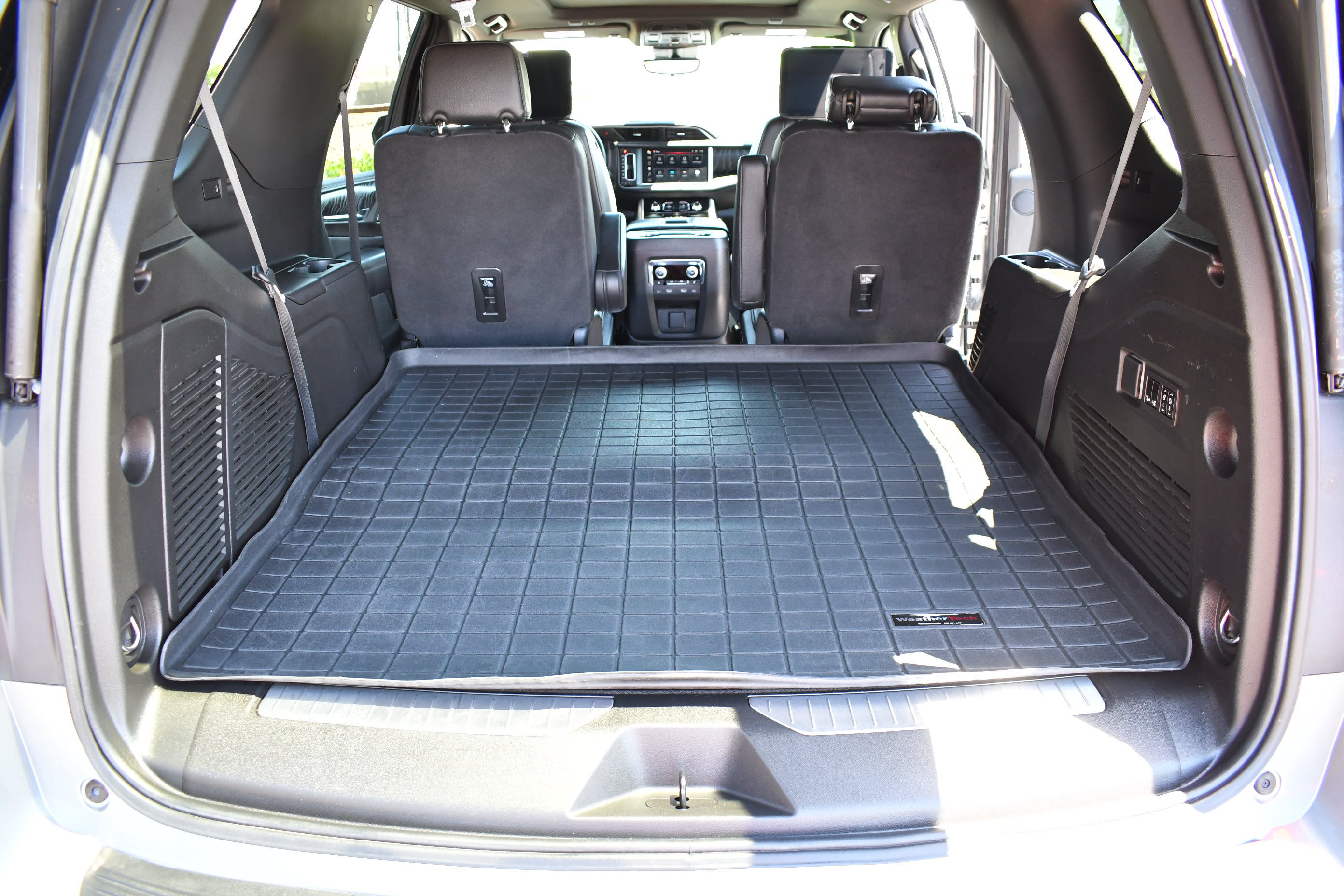 Used 2023 GMC Yukon Denali w/ Denali Reserve Package AWD/4WD image 9