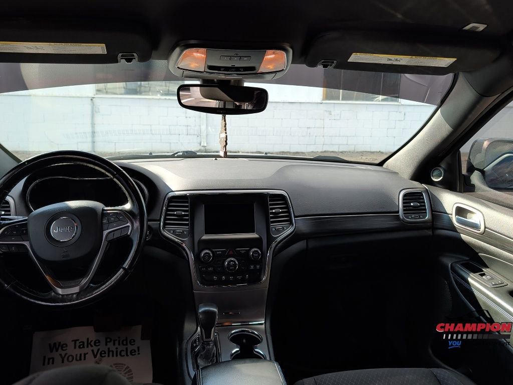 Used 2020 Jeep Grand Cherokee Laredo image 26