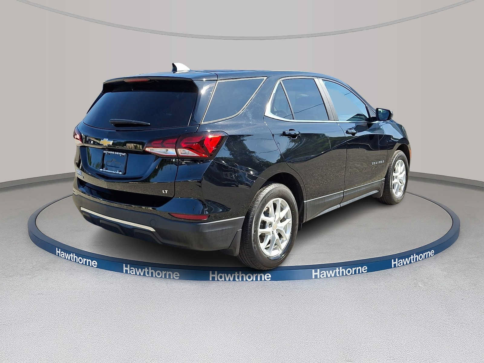 Used 2023 Chevrolet Equinox LT w/ LPO, Floor Liner Package FWD image 6