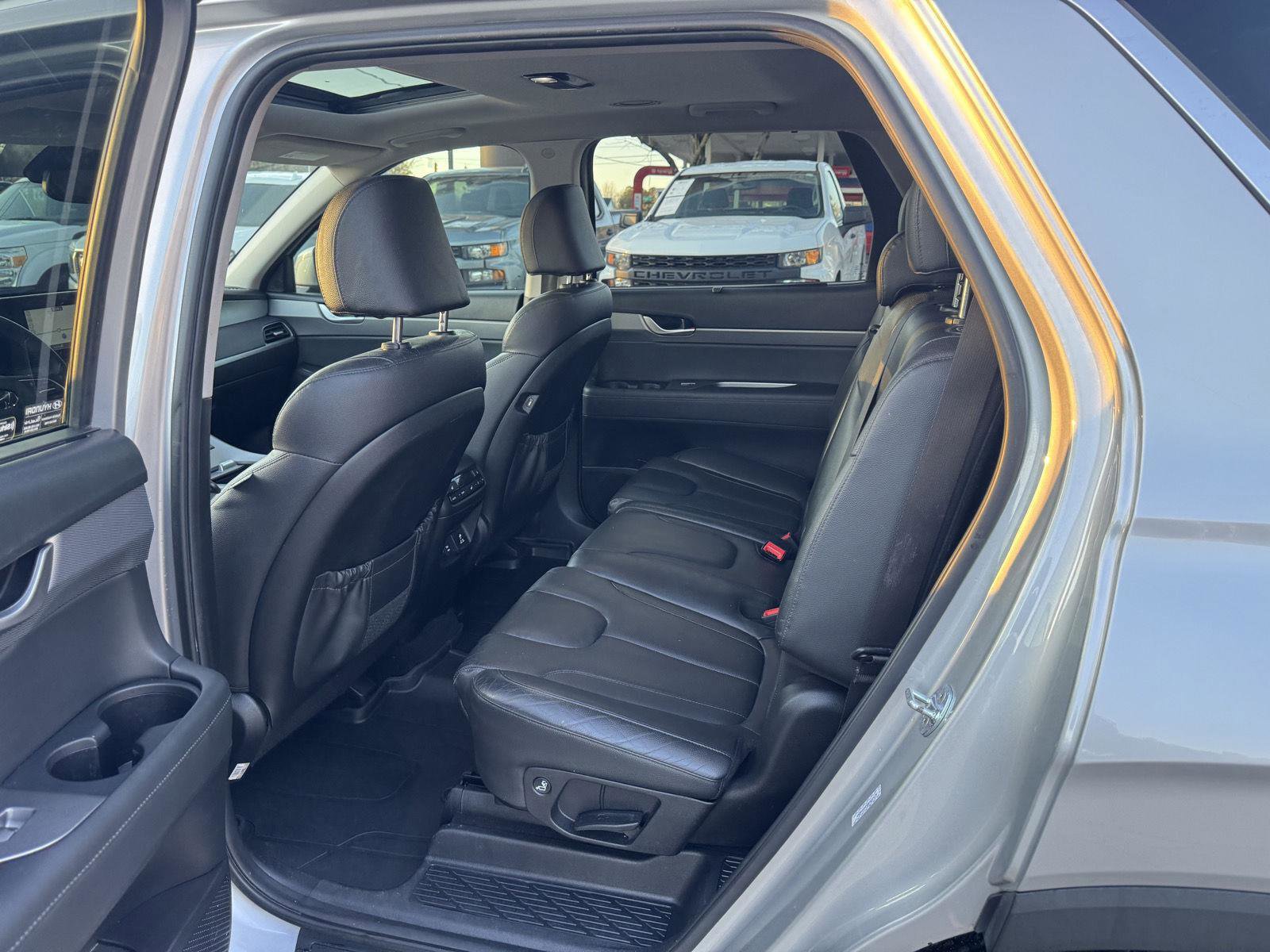 Used 2022 Hyundai Palisade SEL w/ 8P Bench Seat Package image 7