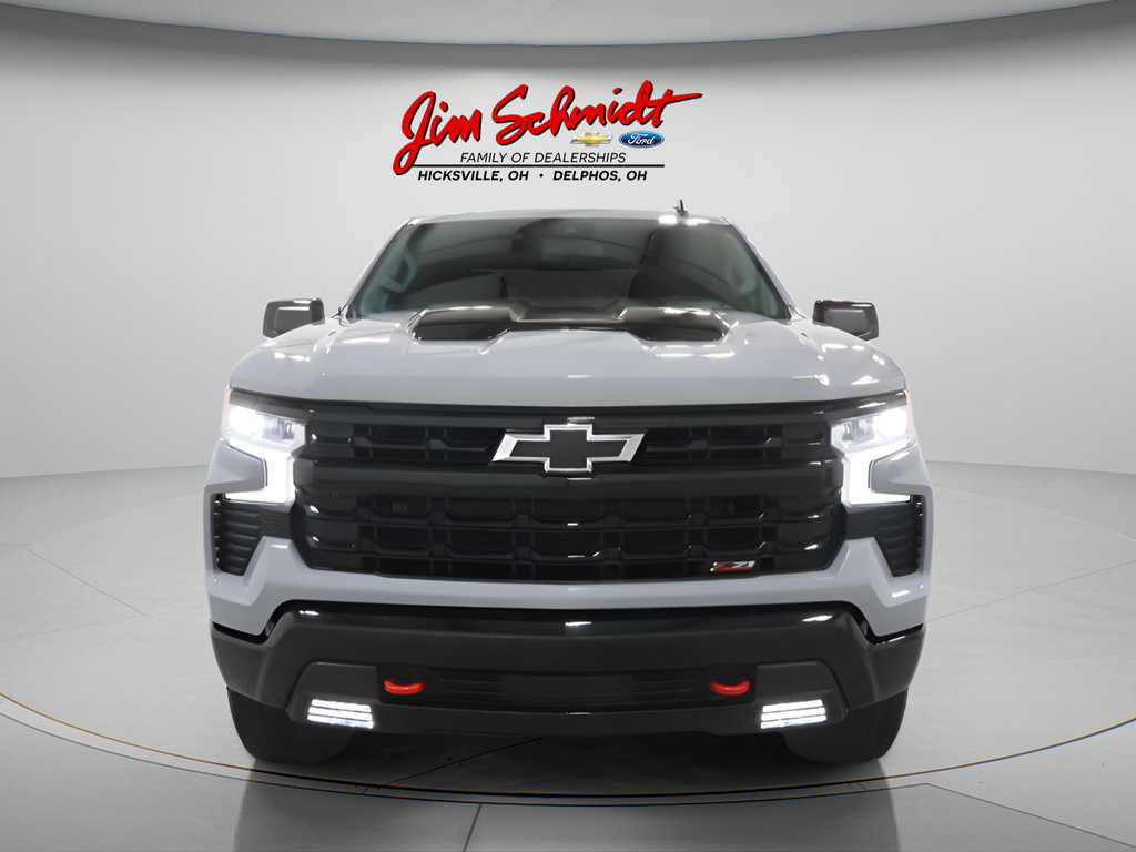 Used 2024 Chevrolet Silverado 1500 LT Trail Boss w/ Convenience Package II AWD/4WD image 2