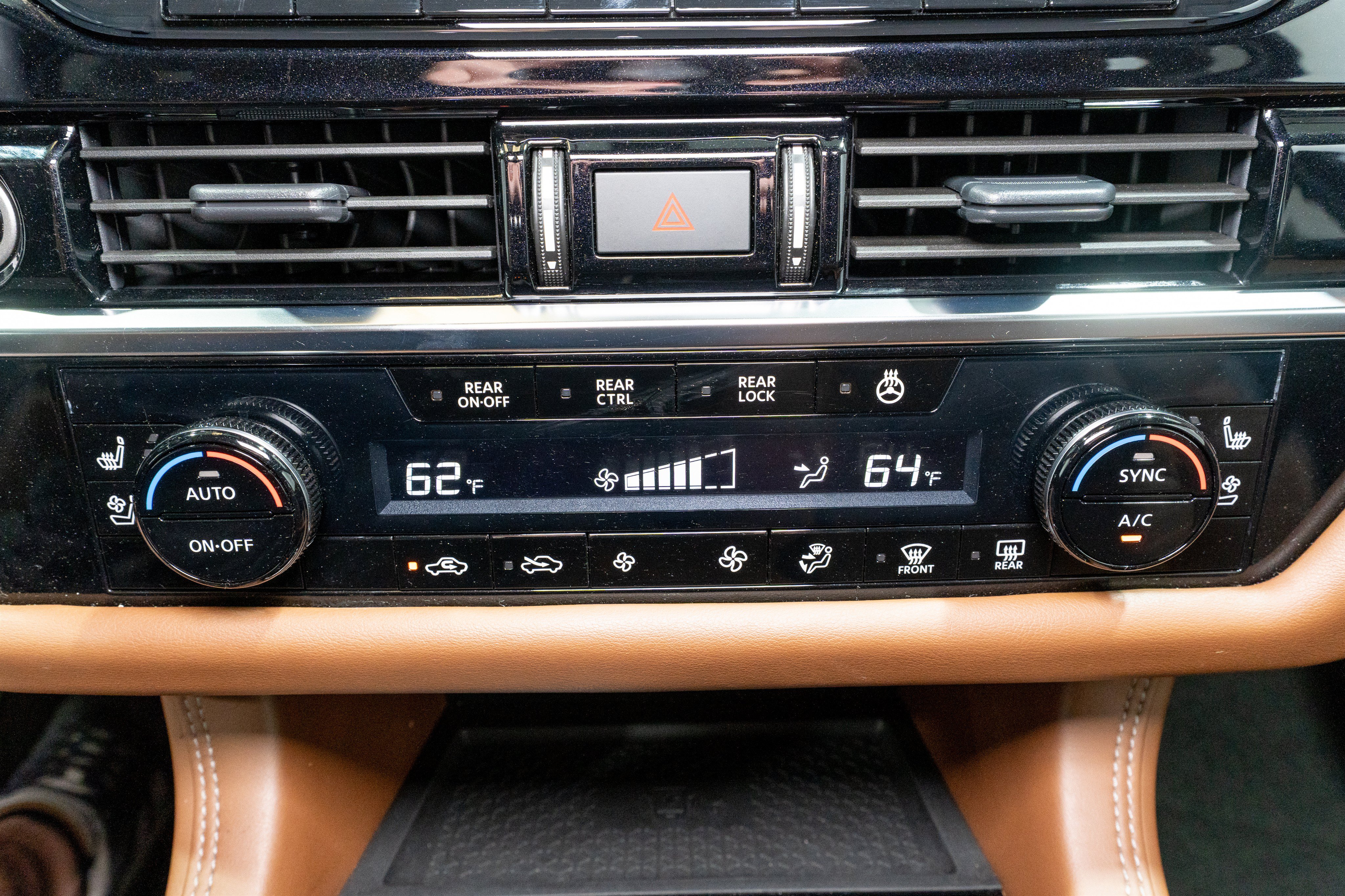 Used 2023 Nissan Pathfinder Platinum FWD image 22