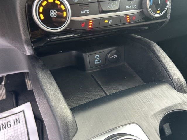 Used 2022 Ford Escape SE w/ Cold Weather Package image 26