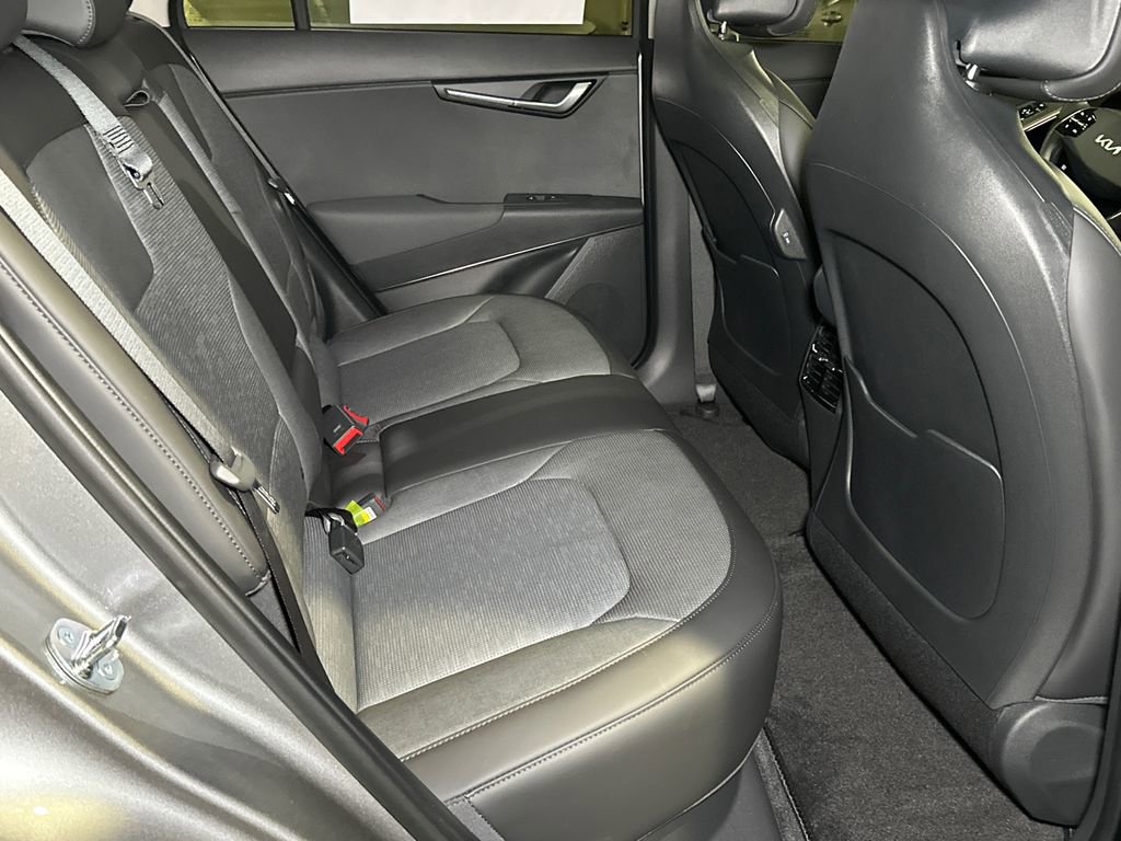 New 2026 Kia Niro Wave FWD image 16