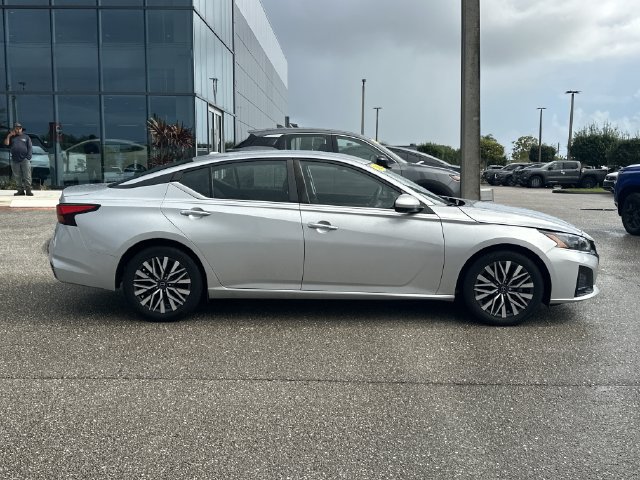 Certified 2023 Nissan Altima 2.5 SV FWD image 6