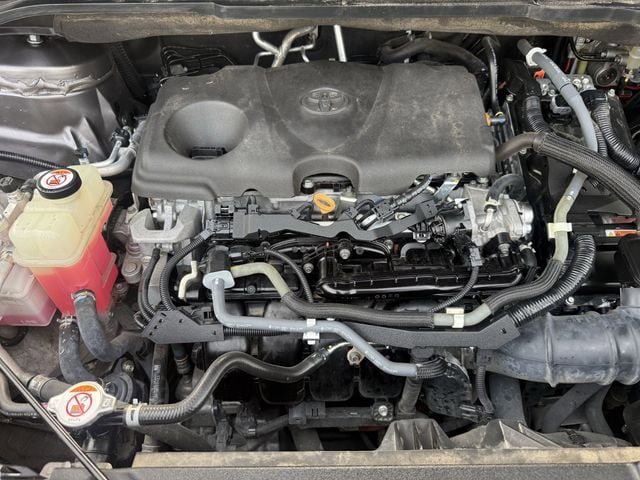 Used 2022 Toyota Sienna LE FWD image 32