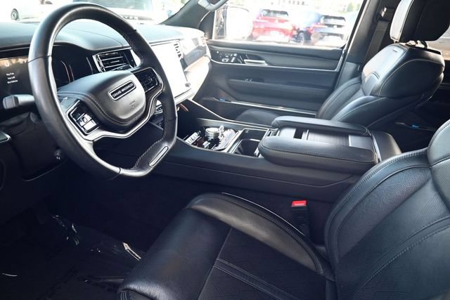 Used 2023 Jeep Grand Wagoneer Series II AWD/4WD image 23