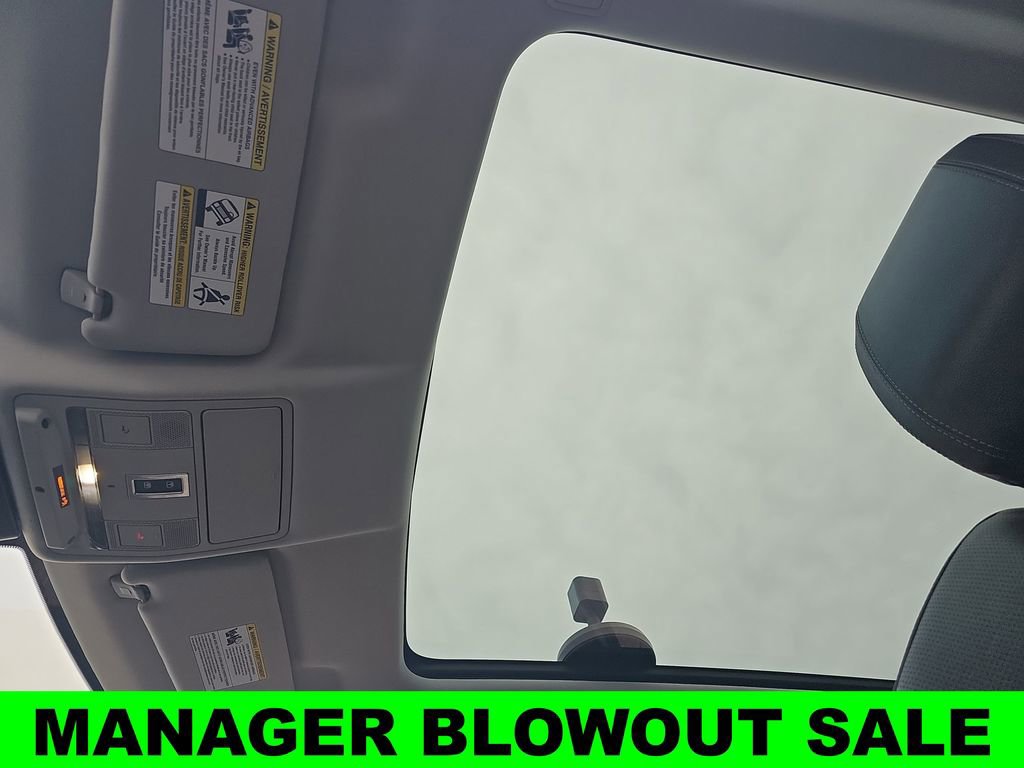 Used 2019 Land Rover Range Rover Evoque SE Premium image 30