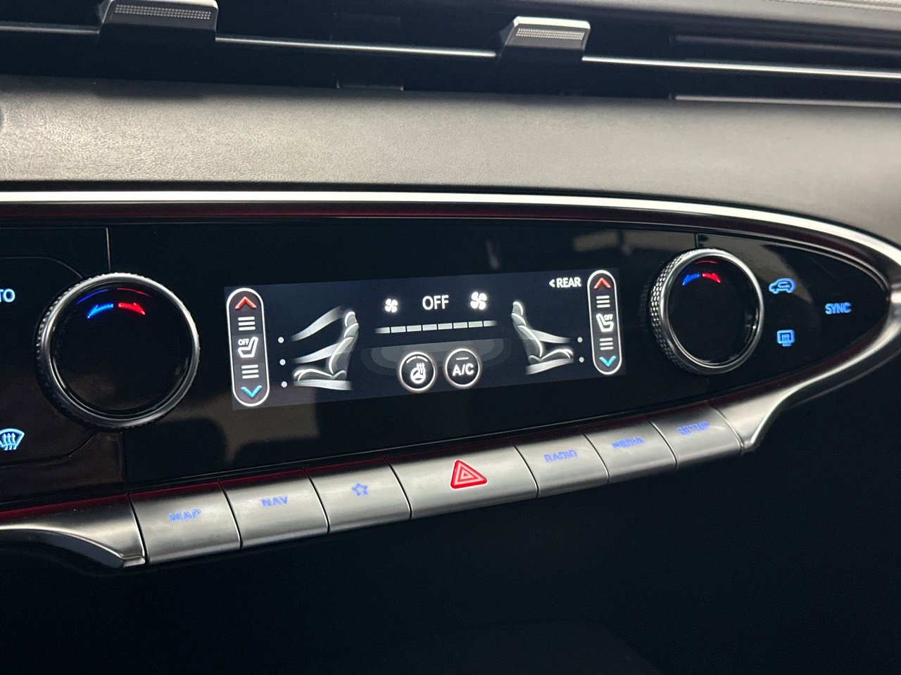 Used 2022 Genesis GV70 3.5T Sport w/ Sport Prestige Package image 31