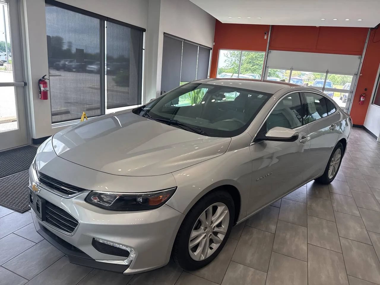 Used 2018 Chevrolet Malibu LT FWD image 11
