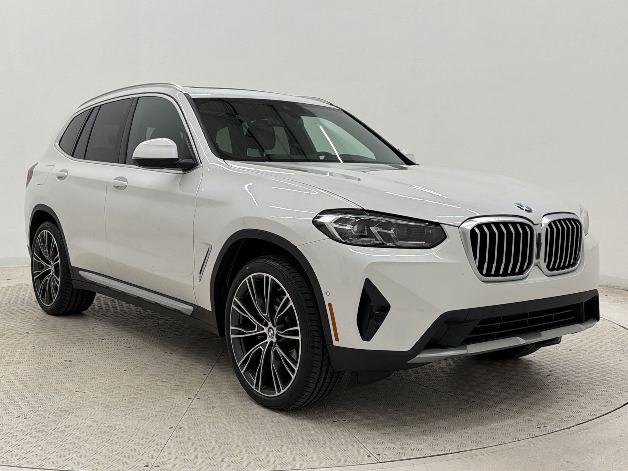 Used 2023 BMW X3 xDrive30i w/ Premium Package AWD/4WD image 7