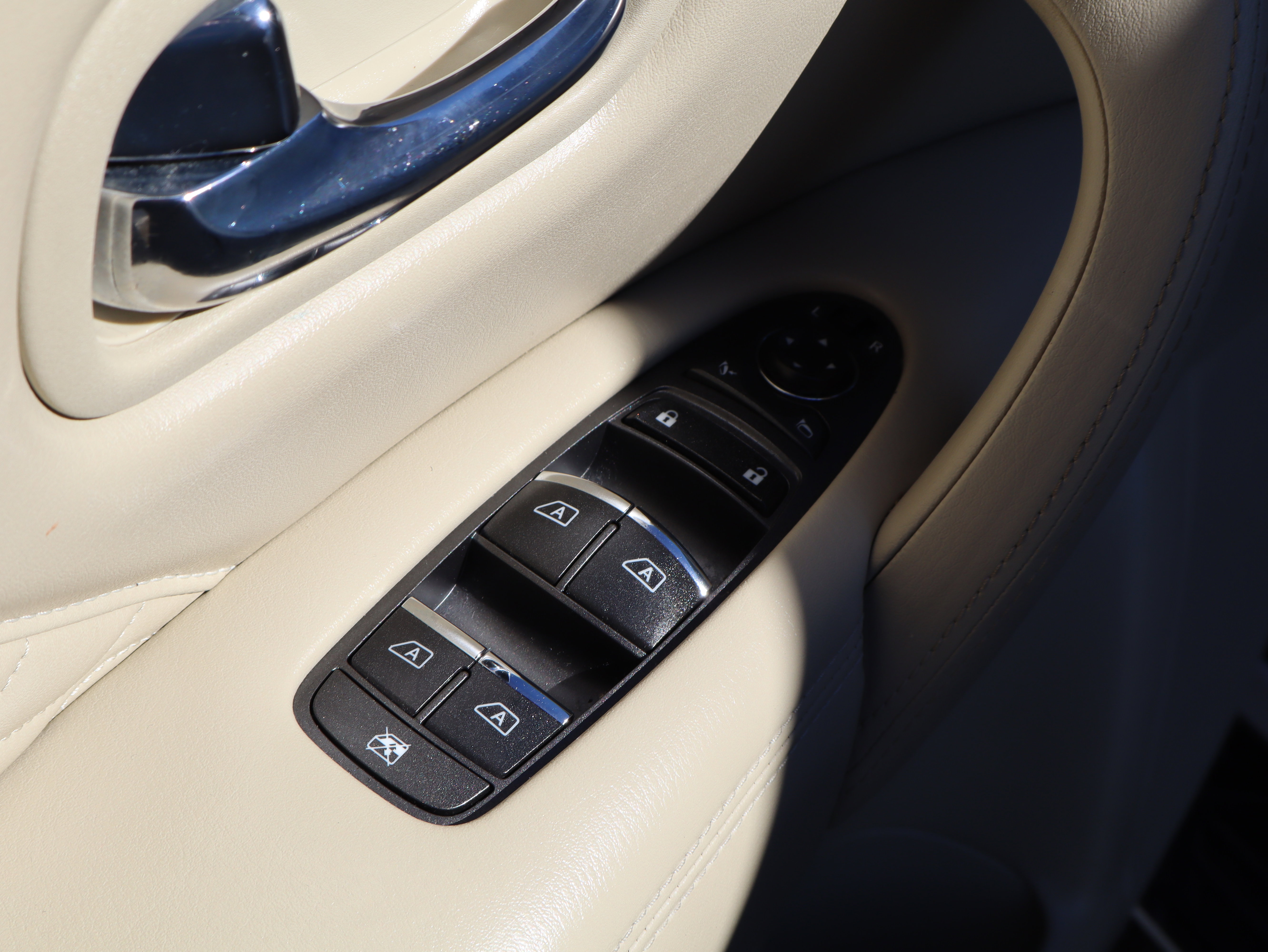 Used 2020 INFINITI QX80 Luxe w/ Proactive Package image 17