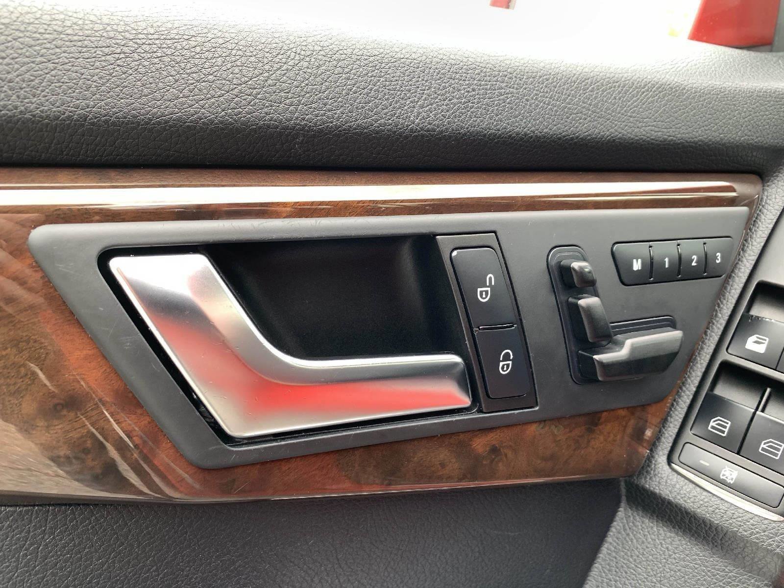 Used 2013 Mercedes-Benz GLK 350 4MATIC image 12