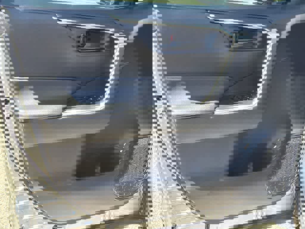 Used 2024 Toyota RAV4 LE image 11