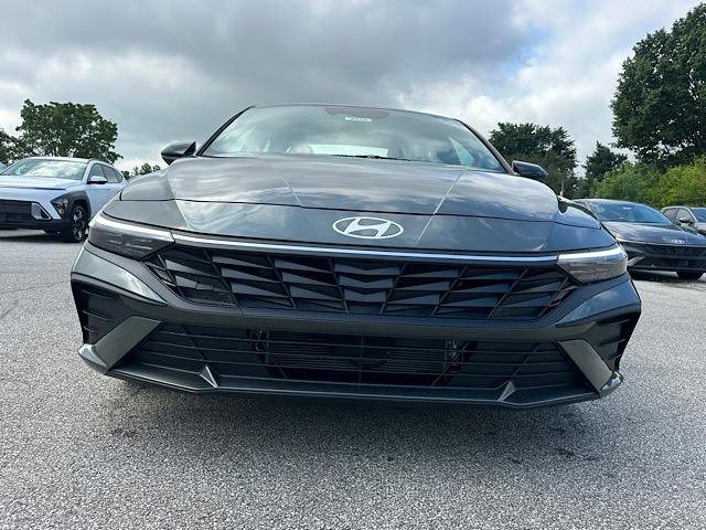 New 2025 Hyundai Elantra SEL image 2