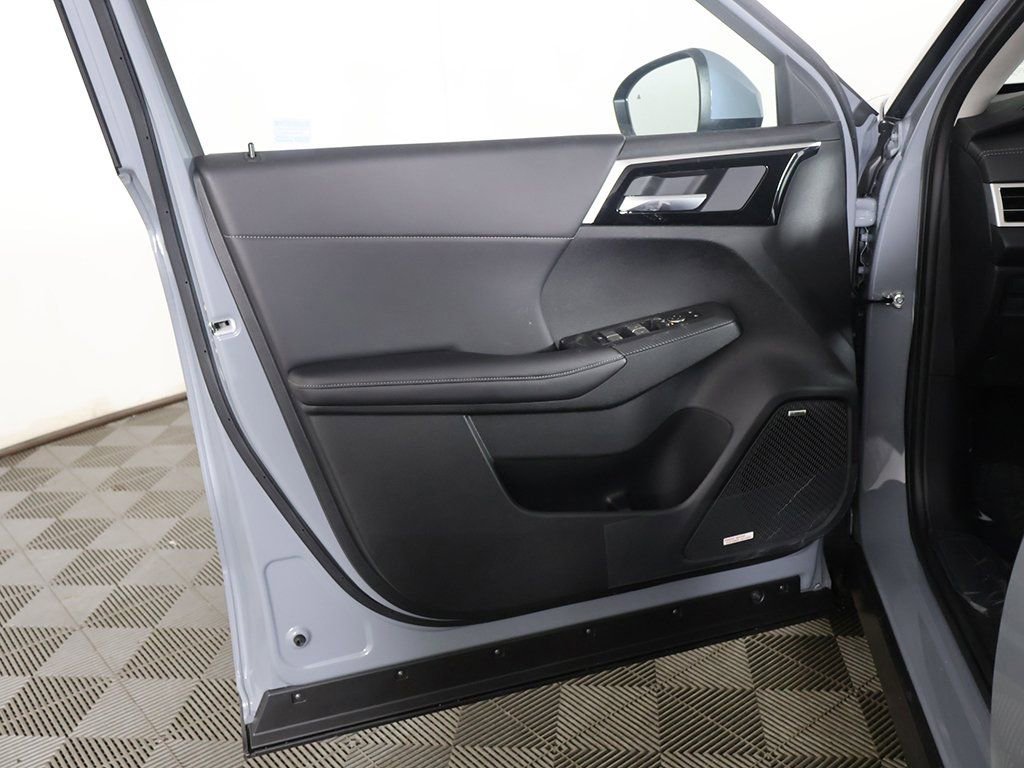 New 2026 Mitsubishi Outlander SE image 25
