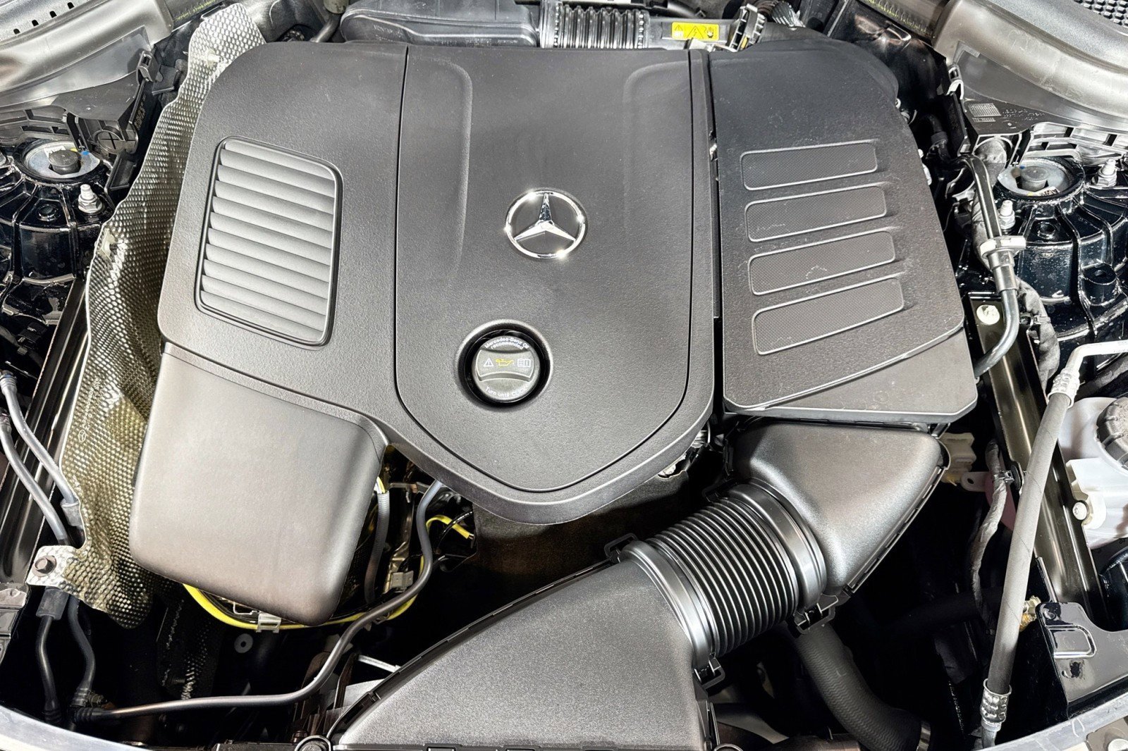 Certified 2025 Mercedes-Benz GLC 300 image 28