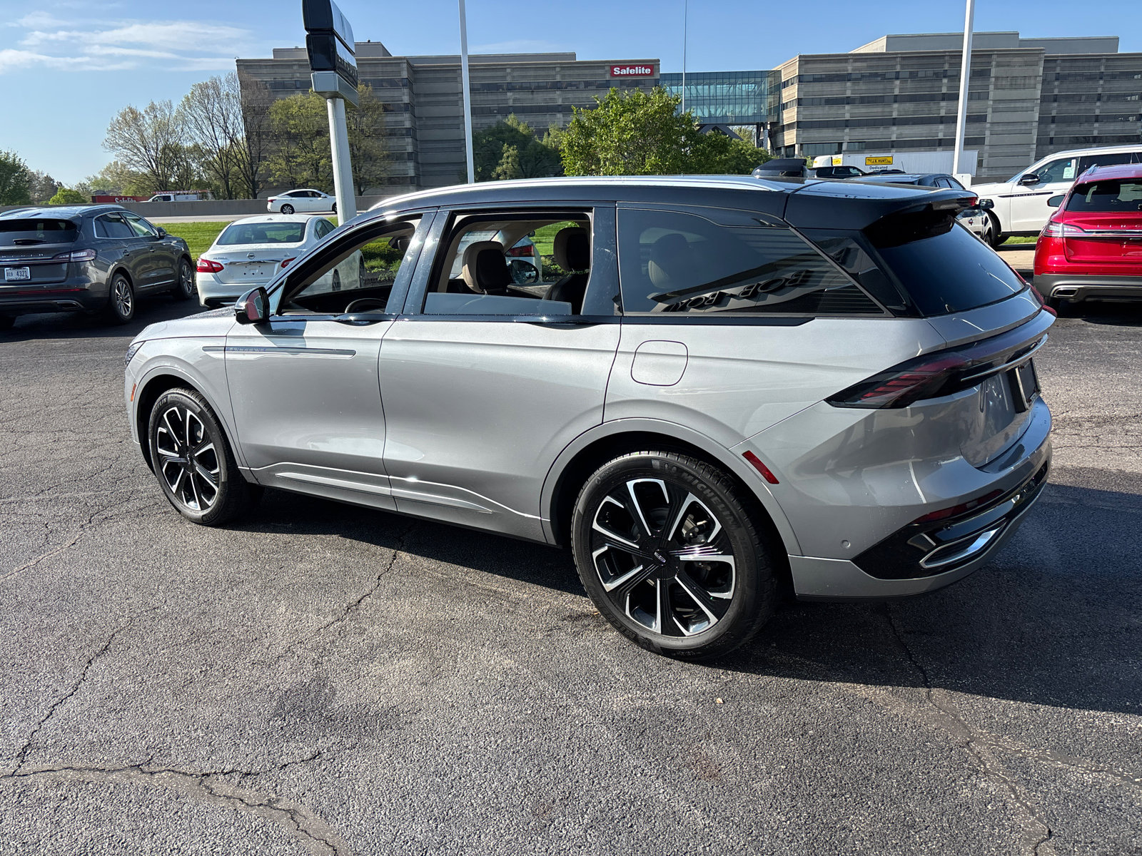 Certified 2024 Lincoln Nautilus Reserve AWD/4WD image 5