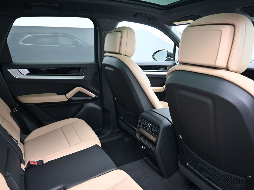New 2026 Porsche Cayenne image 7