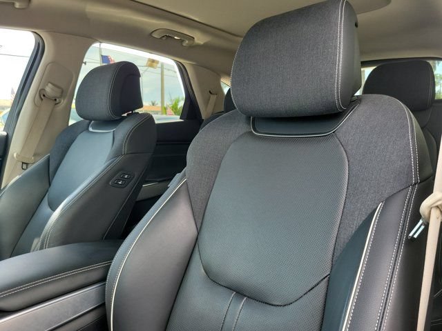 Used 2023 Genesis Electrified GV70 AWD Advance image 15