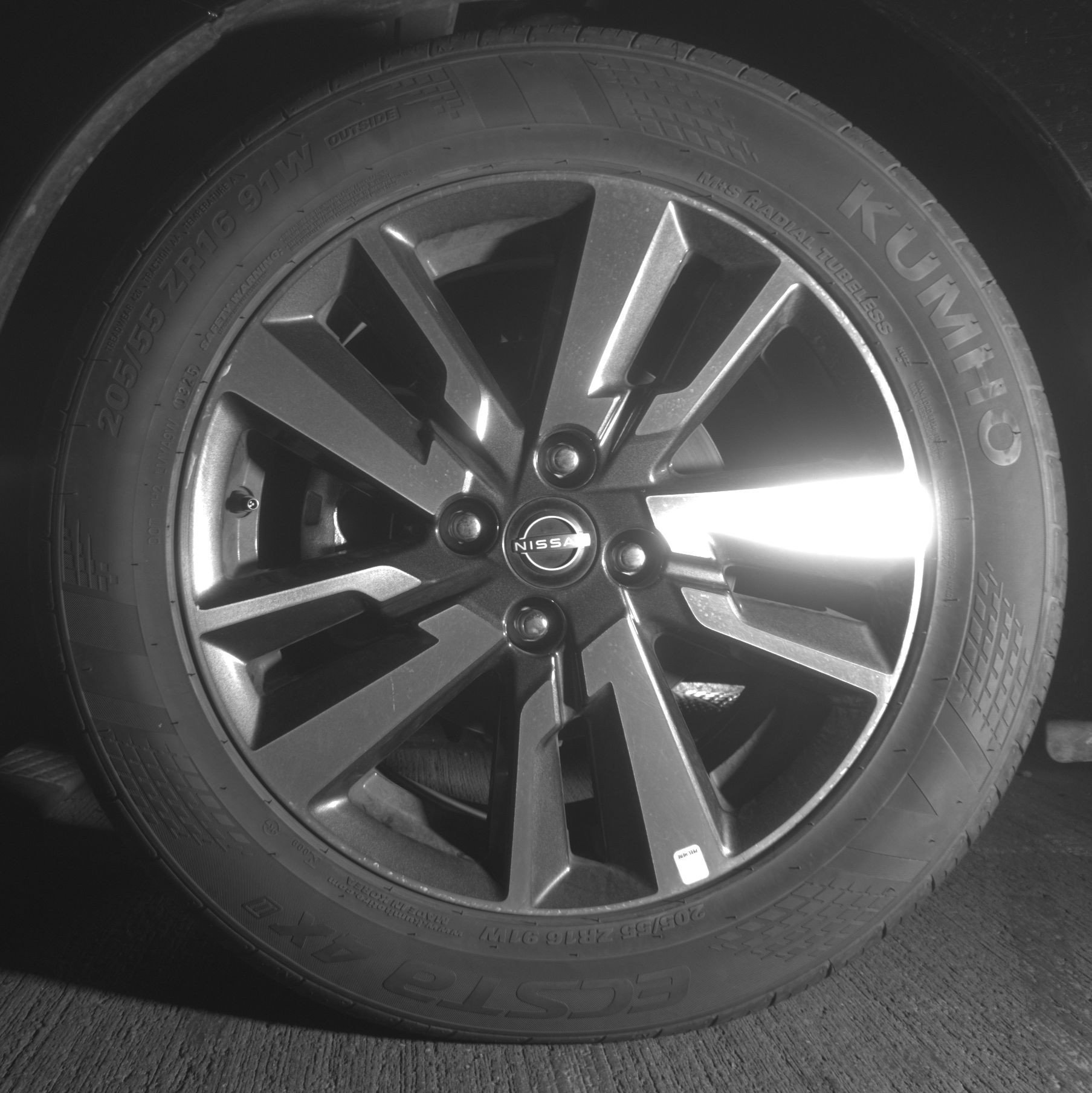 Used 2025 Nissan Versa SV FWD image 12