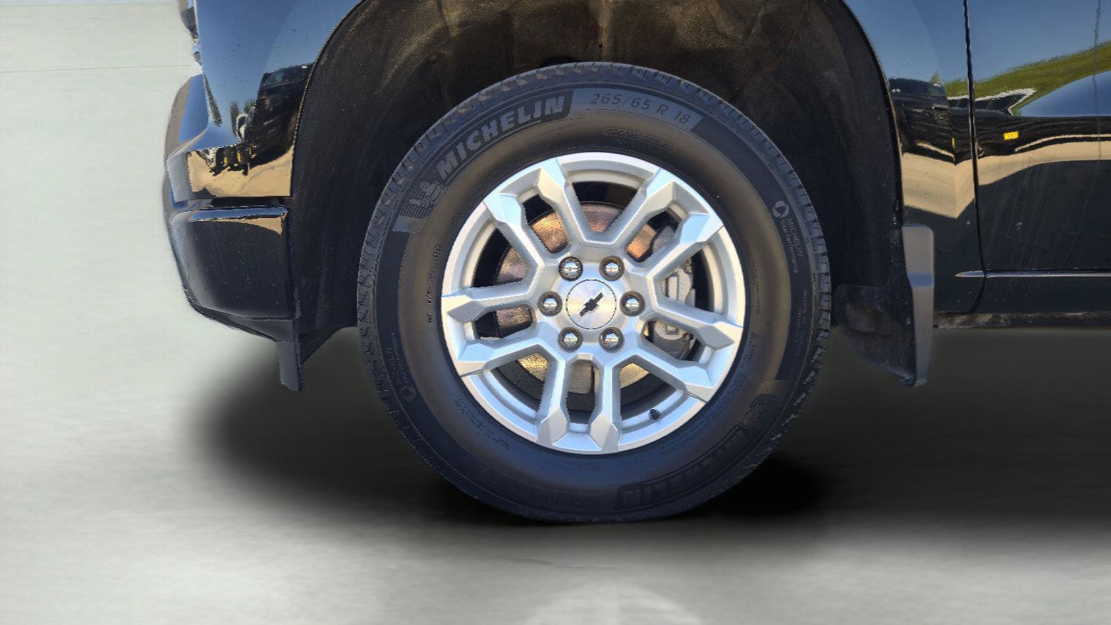 Used 2025 Chevrolet Silverado 1500 RST AWD/4WD image 11
