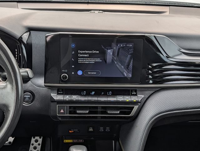 Used 2025 Toyota Camry SE FWD image 15
