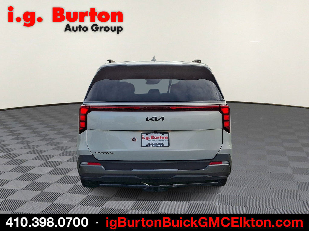 Used 2025 Kia Carnival SX w/ SX Dark Edition Package FWD image 5