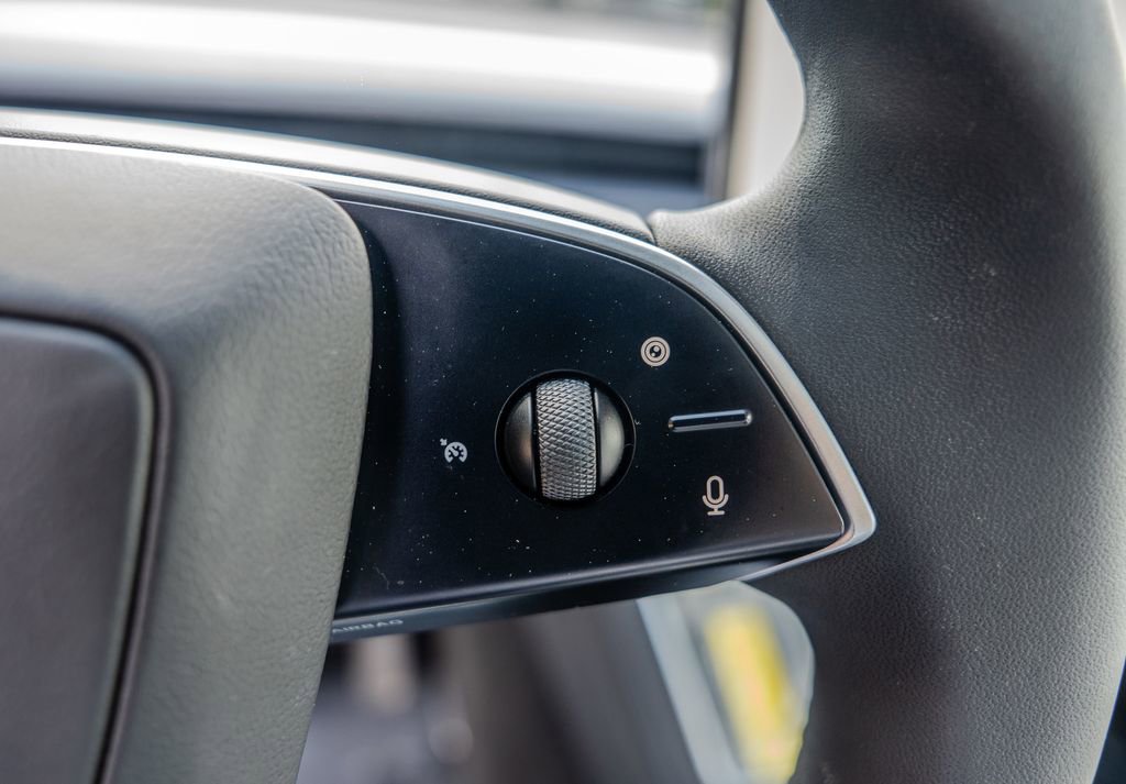 Used 2026 Tesla Model Y Long Range image 7