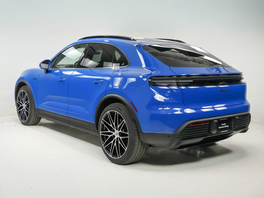 New 2026 Porsche Macan 4 Electric image 3