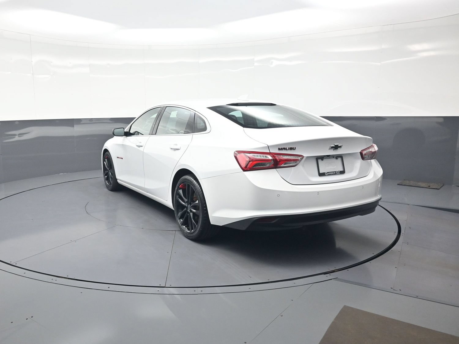 Used 2022 Chevrolet Malibu LT w/ Redline Edition FWD image 5