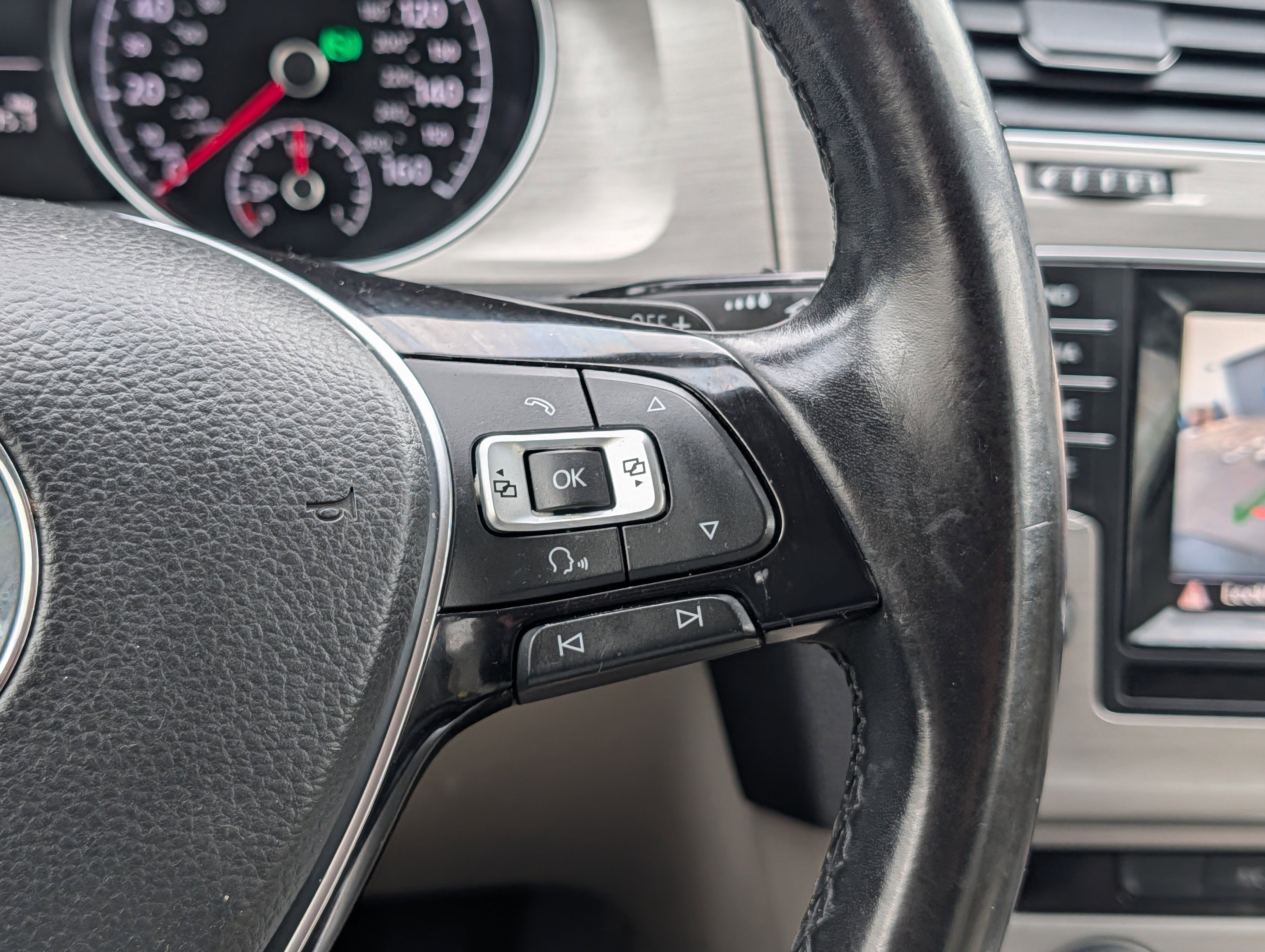 Used 2015 Volkswagen Golf TDI S image 28