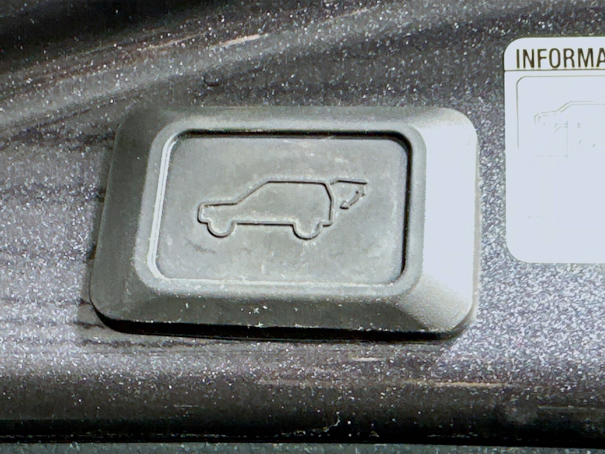 Used 2018 Toyota RAV4 XLE FWD image 29