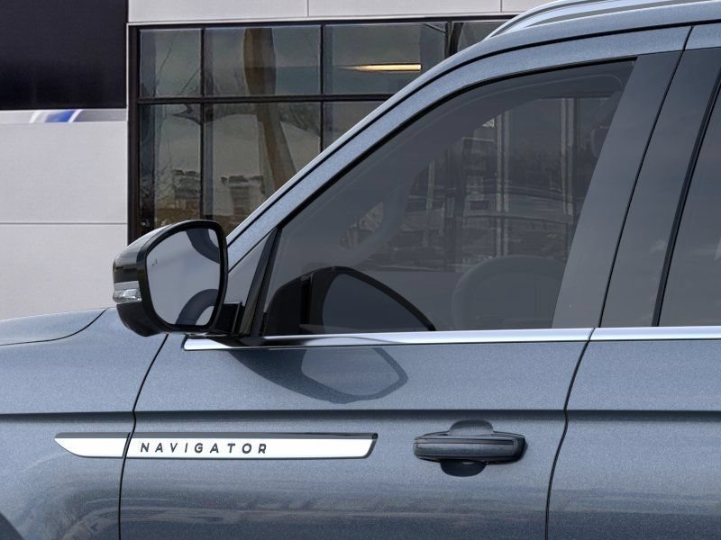New 2026 Lincoln Navigator Reserve AWD/4WD image 36