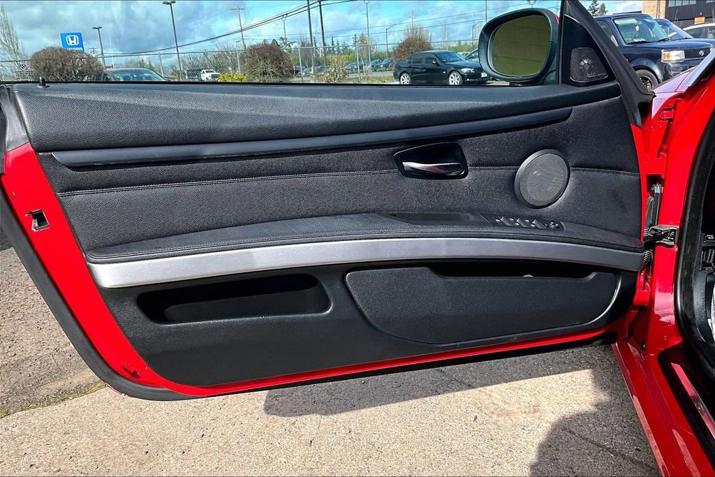 Used 2013 BMW 335i Convertible image 23