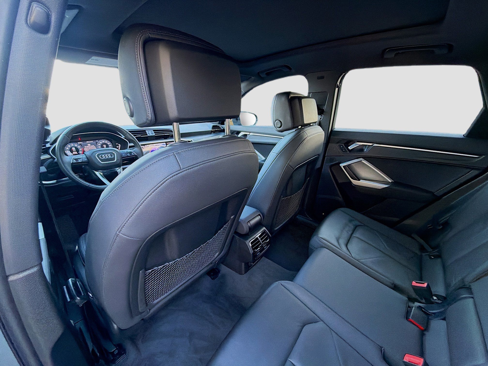 Used 2024 Audi Q3 2.0T Premium image 24