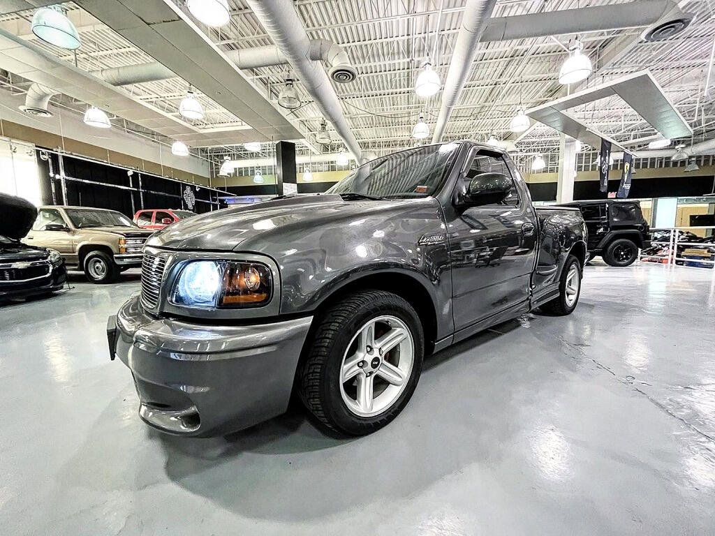Used 2003 Ford F150 Lightning image 4